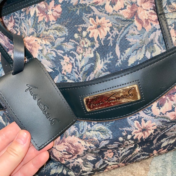 Gloria Vanderbilt Bags Gloria Vanderbilt Vintage Duffle Bag Poshmark